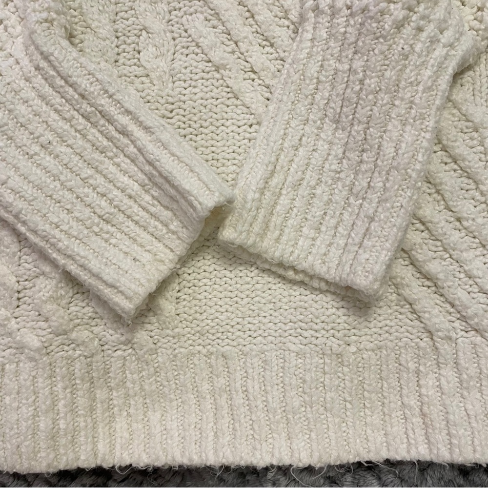 Old Navy  Thick Cozy Sweater  Tall Large - Picture 2 of 4